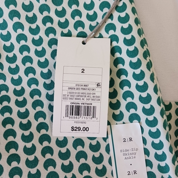 a new day Green and White Patterned Cropped Pants - Picture 9 of 12